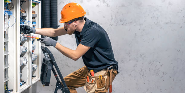 Best Licensed Electrician  in Cherokee, IA